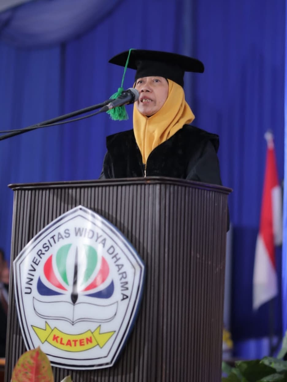 Padukan Tiga Substansi, Prof Esti Ismawati Sampaikan Pidato Pengukuhan Guru Besar
