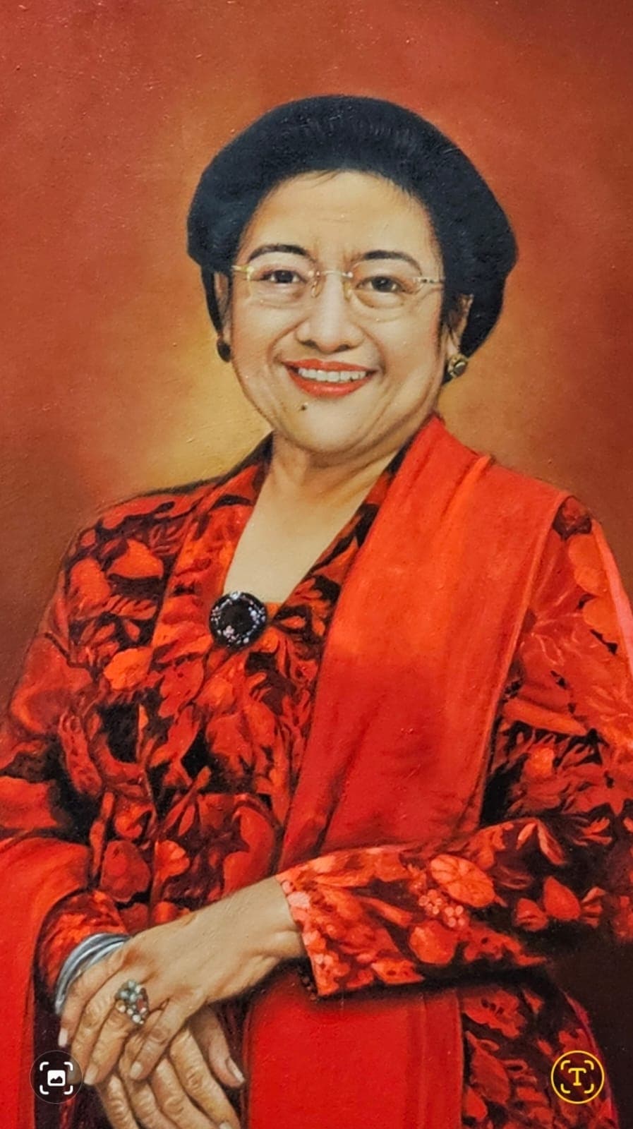 Megawati Ulang Tahun, Connie Rahakundini Kado Puisi