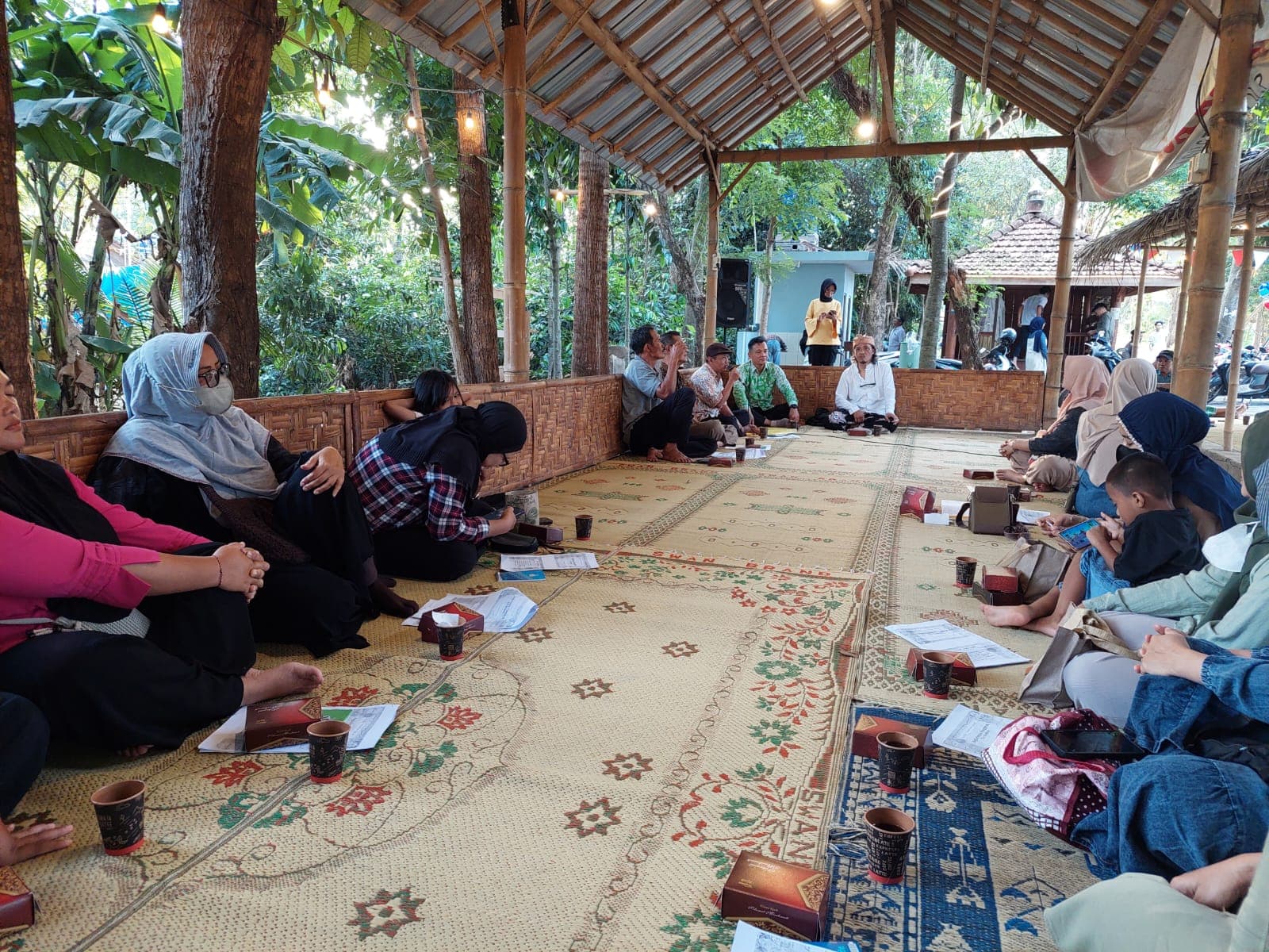 Dikelola dengan Manajemen Kalbu, Angkringan Timbangan Tebu Bikin Rindu